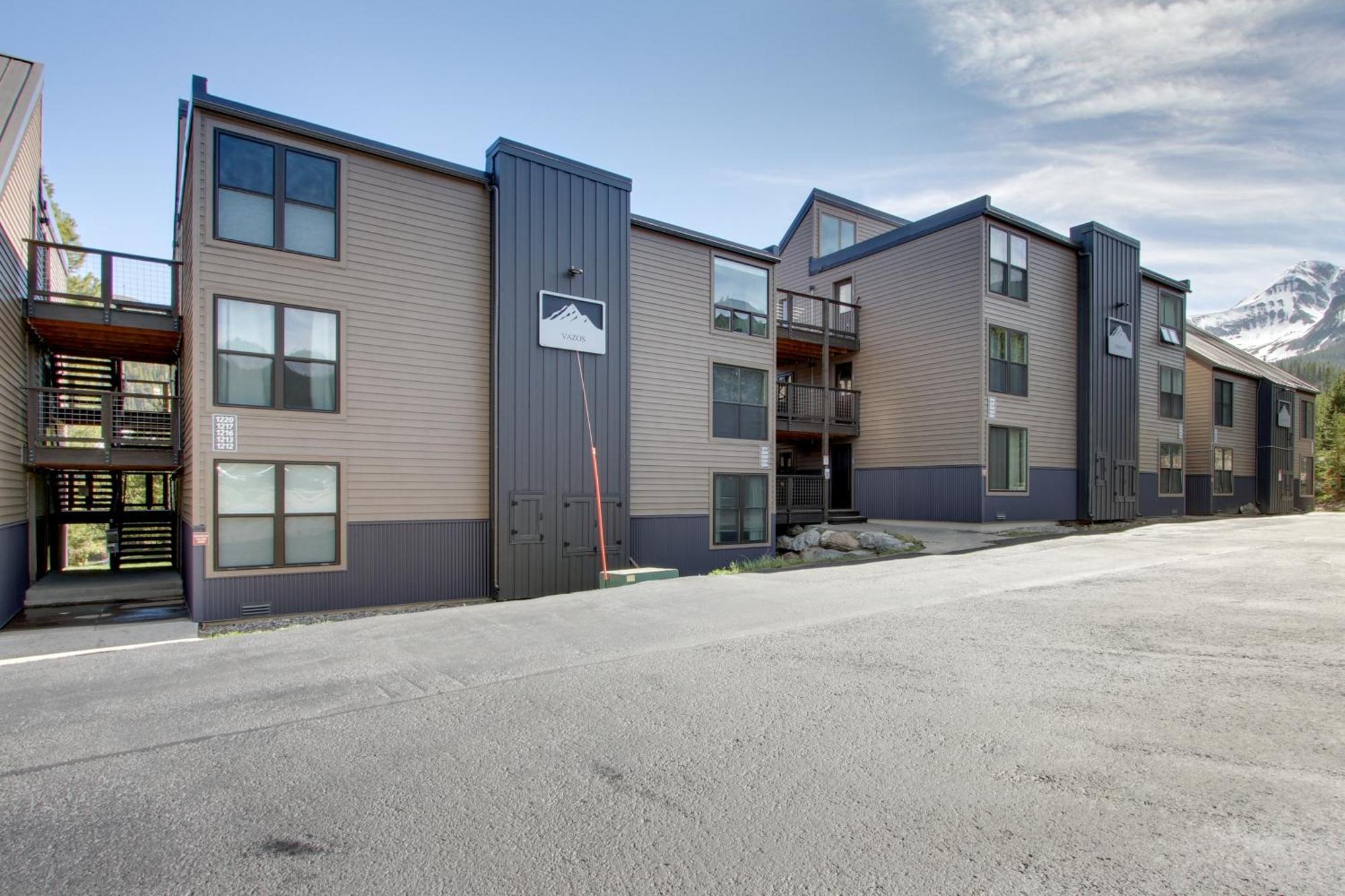 Modern Mountain-View Condo At Big Sky Resort! Exterior photo